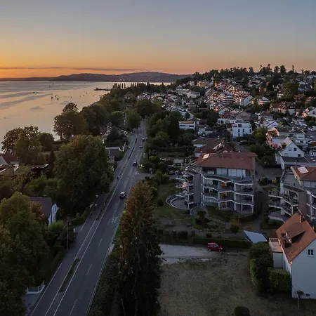 Haus Seeblick 1 *